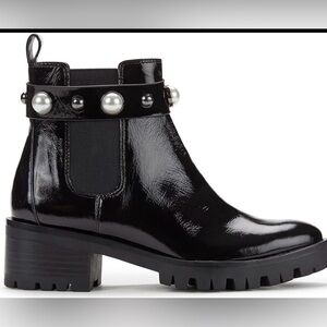 Karl Lagerfeld Paris  Pola Ankle Boot Porshay Lug Sole Bootie black size 6M